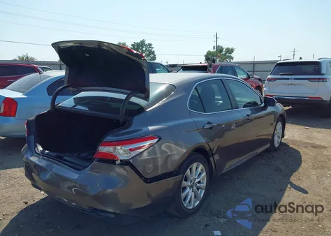 2018 Toyota Camry Le from USA, damaged, VIN 4T1B11HK9JU546979